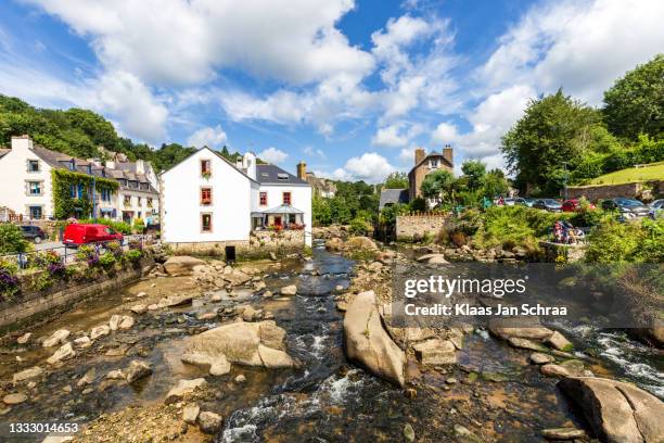 pont-aven, brittany, frankreich - finistère stock-fotos und bilder