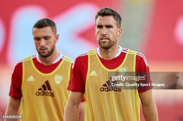 Kevin Strootman of Cagliari warms-up prior to a pre season friendly match between RCD Mallorca and Cagliari Calcio at Estadi de Son Moix on August...