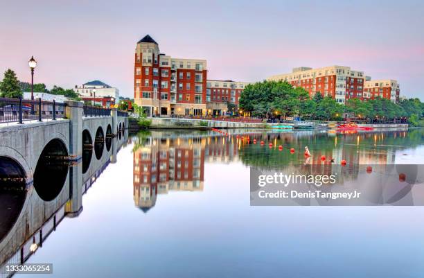 waltham, massachusetts - massachusetts imagens e fotografias de stock