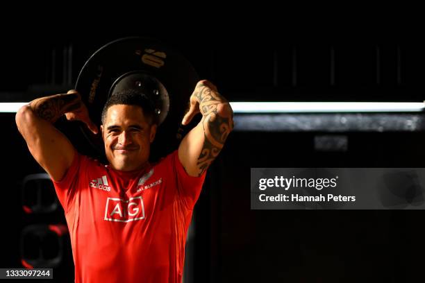 Aaron Smith trains during a New Zealand All Blacks gym session at Les Mills on August 09, 2021 in Auckland, New Zealand.