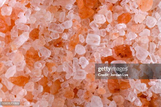 himalayan pink salt - salz stock-fotos und bilder