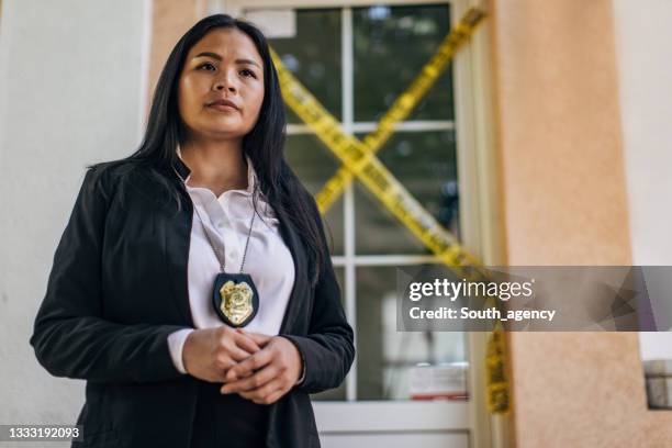 police chief at the crime scene - polischef bildbanksfoton och bilder