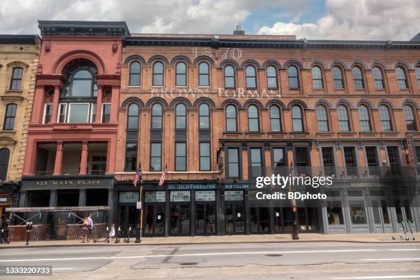 walking along main street in louisville, ky - kentucky bourbon stock pictures, royalty-free photos & images