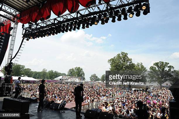 The Gaslight Anthem perform onstage during Bonnaroo 2010 at Which Stage on June 11, 2010 in Manchester, Tennessee.