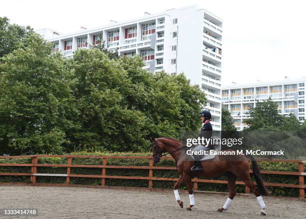 Tina Cook 950 Ebony Horse Club Stock Photos, High-Res Pictures, and Images ...