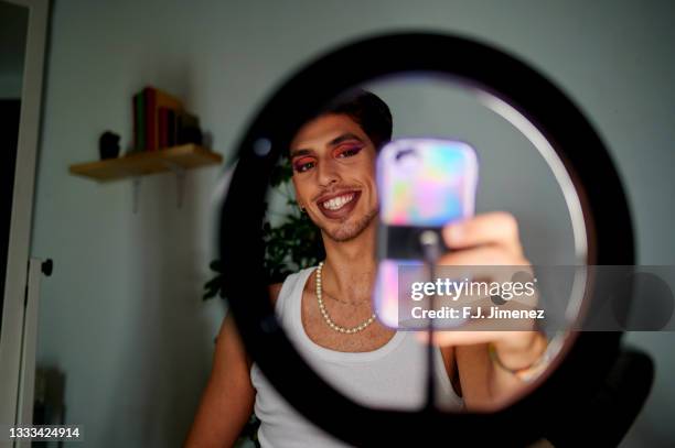 Man Using Cell Phone Light Face Mobile Phone Light On Face Photos and Premium High Res Pictures - Getty ...