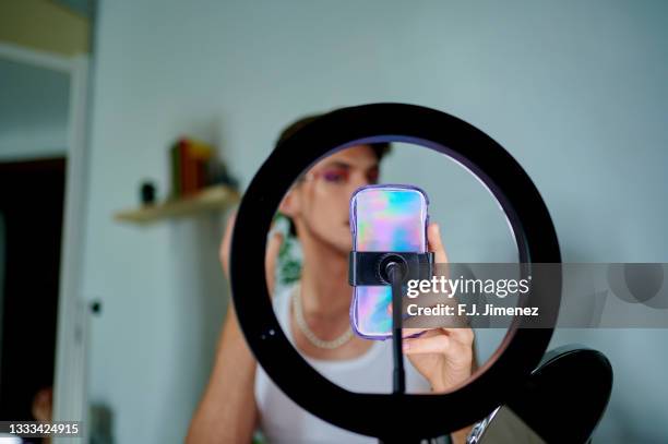 Man Using Cell Phone Light Face Mobile Phone Light On Face Photos and Premium High Res Pictures - Getty ...