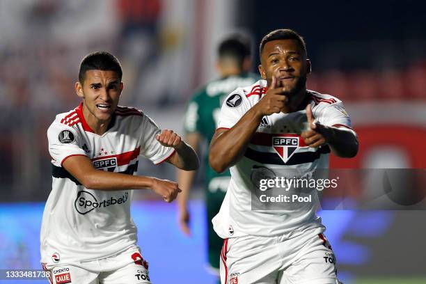 Luan Santos of Sao Paulo celebrates after scoring the first goal of his team during a quarter final first leg match between Sao Paulo and Palmeiras...