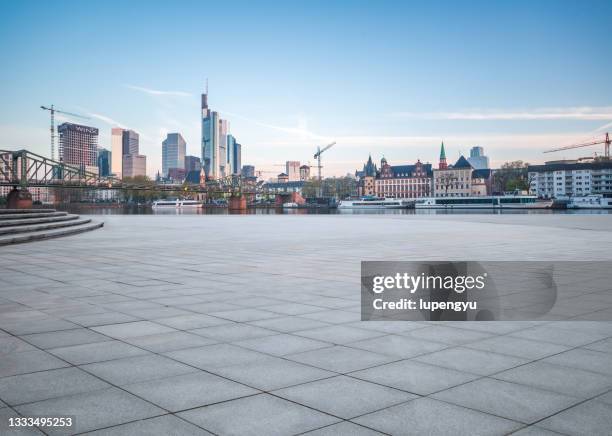 city square - courtyard stock pictures, royalty-free photos & images