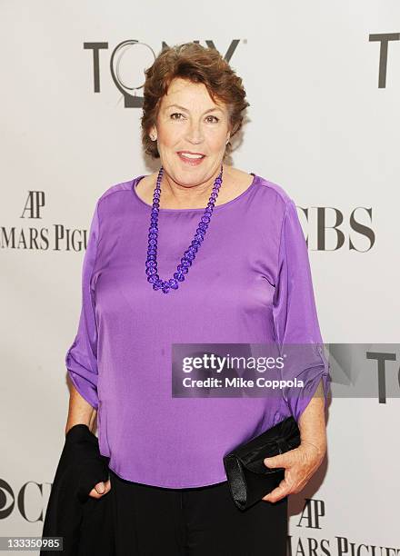 Helen Reddy attends the 65th Annual Tony Awards at the Beacon Theatre on June 12, 2011 in New York City.