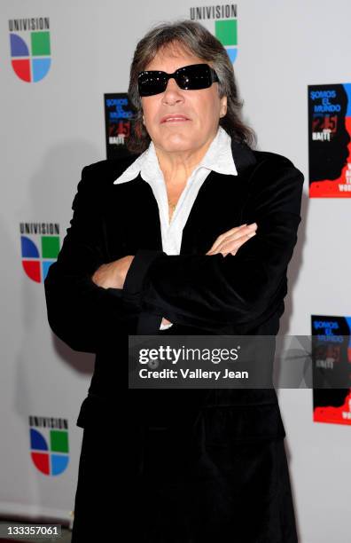 Jose Feliciano arrives at recording of "Somos El Mundo" -25 para Haiti "We Are The World" by Latin recording artits at American Airlines Arena on...