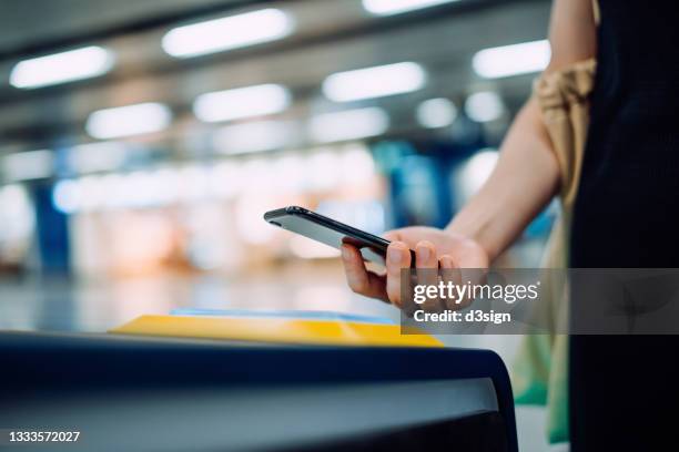Subway Check In Traffic Counter Photos and Premium High Res Pictures - Getty Images