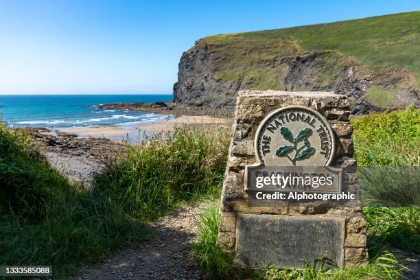 bahía de crackington haven en cornualles - national trust fotografías e imágenes de stock