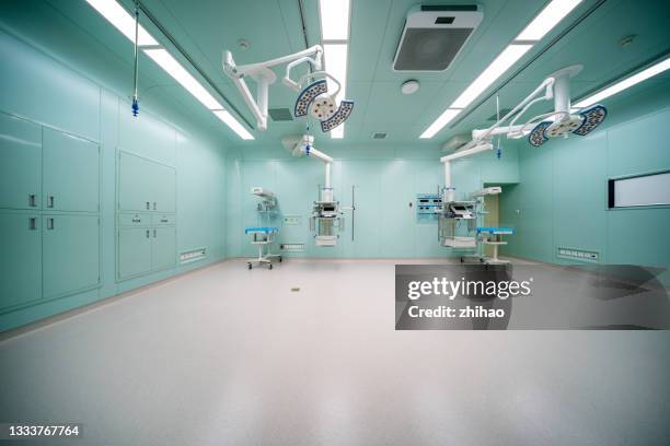 empty hospital delivery room operating room - operating room foto e immagini stock