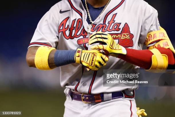 ronald acuna jr batting gloves