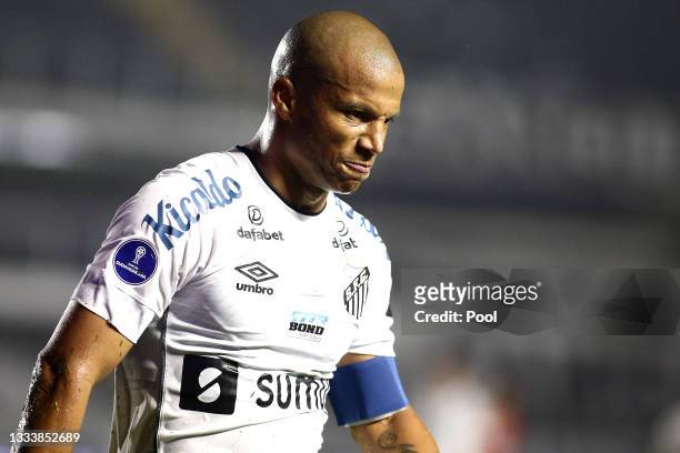 Carlos Sánchez of Santos looks on during a quarter final first leg match between Santos and Libertad as part Copa CONMEBOL Sudamericana 2021 at Vila...