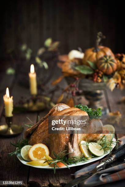 thanksgiving turkey - roast turkey stock pictures, royalty-free photos & images