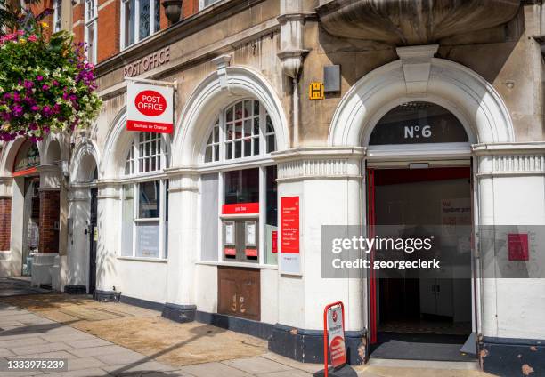 post office in london - postkontor bildbanksfoton och bilder