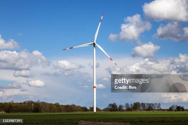 wind turbine - mecklenburg vorpommern - fotografias e filmes do acervo