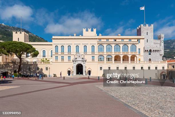 prince's palace of monaco, monte carlo - koninklijk paleis monaco stockfoto's en -beelden