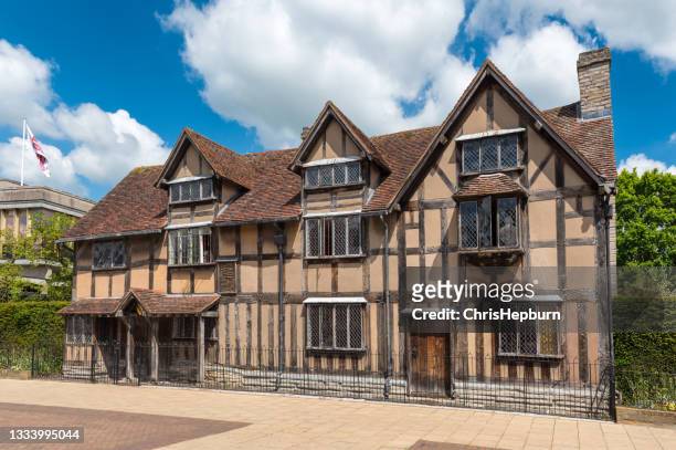 william shakespeare's birthplace, stratford-upon-avon, england, uk - stratford upon avon stock pictures, royalty-free photos & images