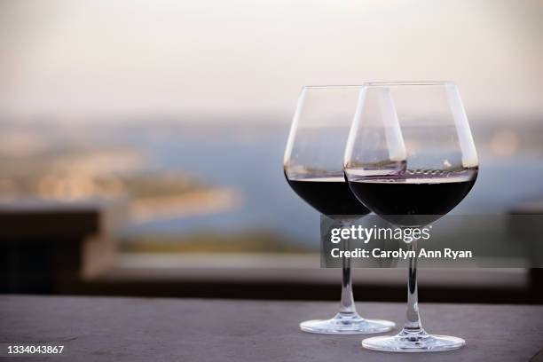 wine tasting glasses - texas winery stock pictures, royalty-free photos & images