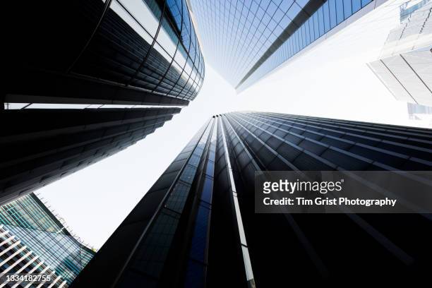 modern office buildings in the city of london - private equity stock-fotos und bilder