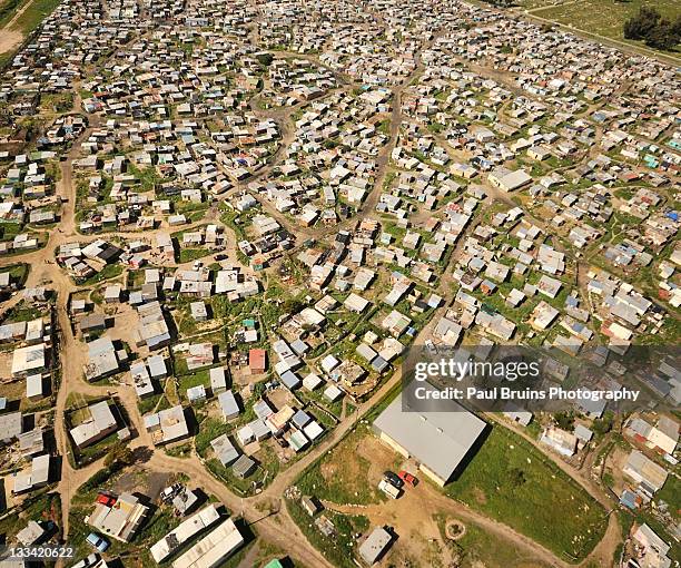 informal settlement - khayelitsha foto e immagini stock