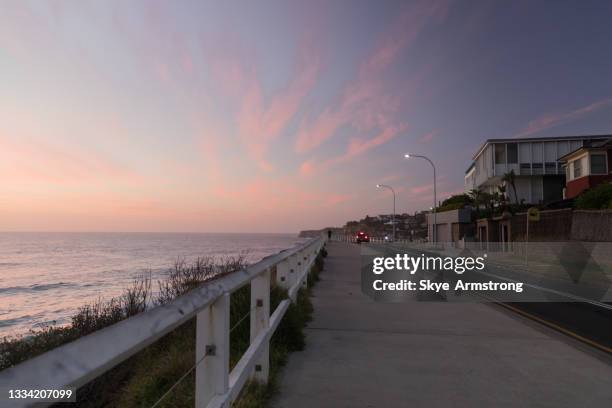 eastern suburbs sunrise - australia street stockfoto's en -beelden