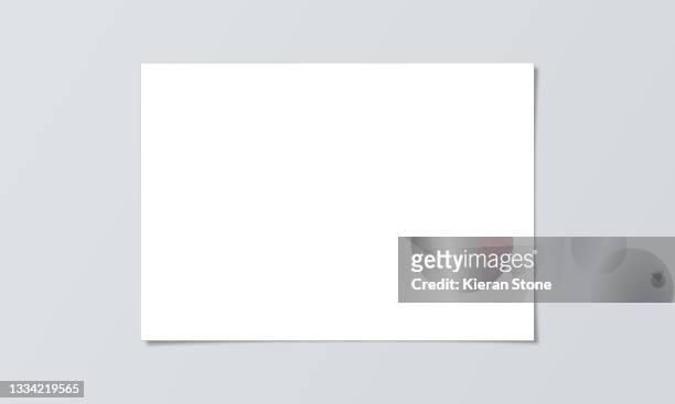 blank paper template grey background - draft photos et images de collection