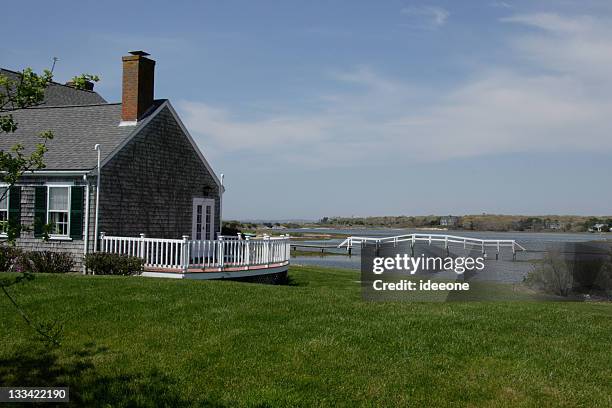 living at the ocean - beach cottage stock pictures, royalty-free photos & images