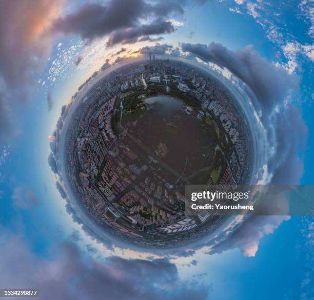 360 degree view of shanghai skyline in sunset - circular business district stock-fotos und bilder