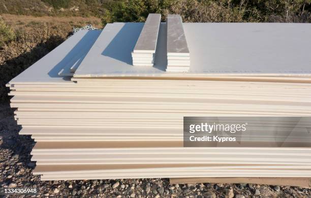 drywall or plasterboard - building supplies - plaquiste photos et images de collection