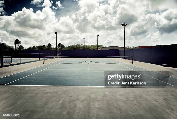 tennis court - tennis court stock pictures, royalty-free photos & images