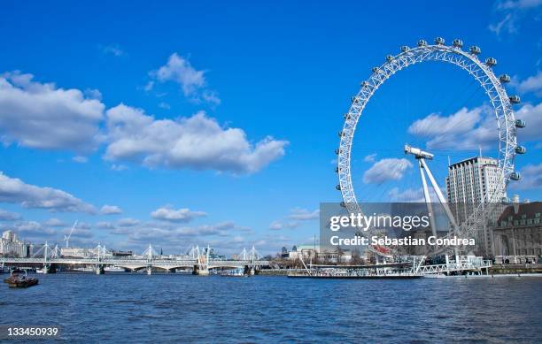 london eye - london eye stock pictures, royalty-free photos & images