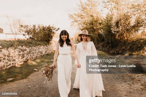 boda por fuga del mismo sexo - promesas de matrimonio fotografías e imágenes de stock