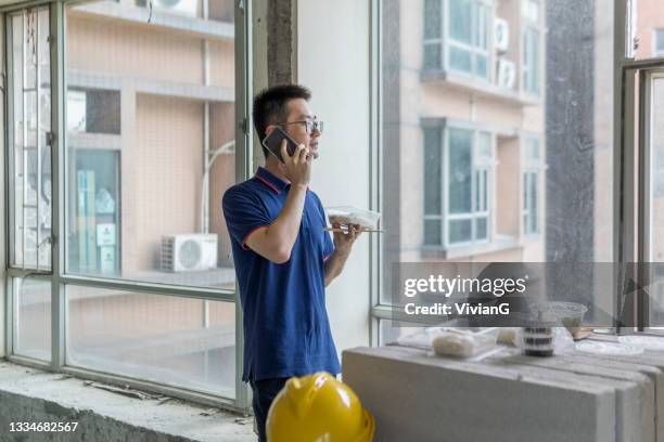 Construction Workers Lunch Box Photos and Premium High Res Pictures