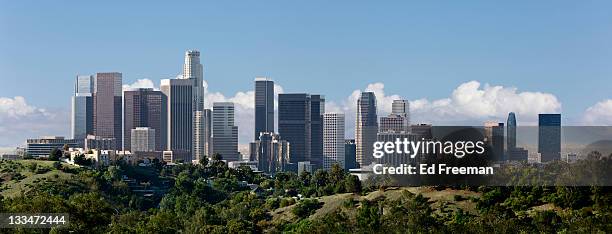 downtown los angeles panorama - los angeles skyline stock-fotos und bilder