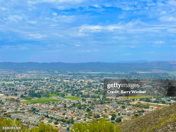 view from bodger trail, lompoc - lompoc-california photos et images de collection
