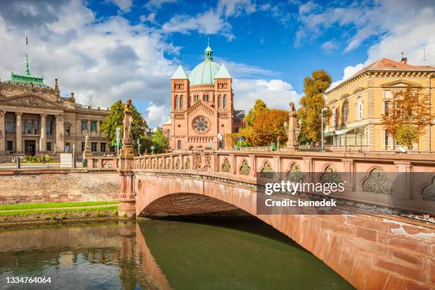 downtown strasbourg france canal - straßburg stock-fotos und bilder