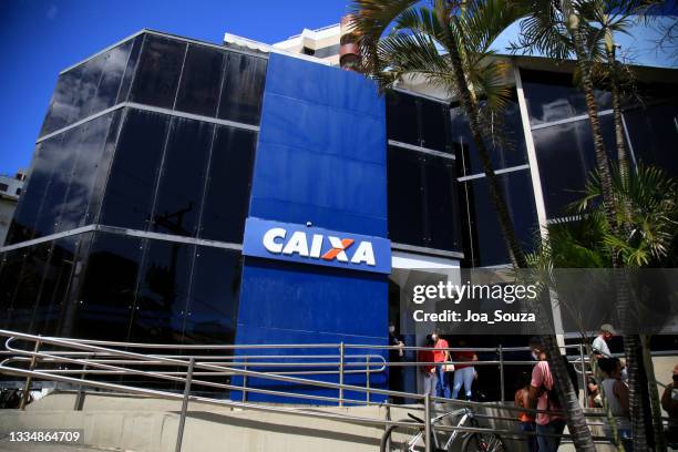 facade of a caixa branch - finanças 個照片及圖片檔