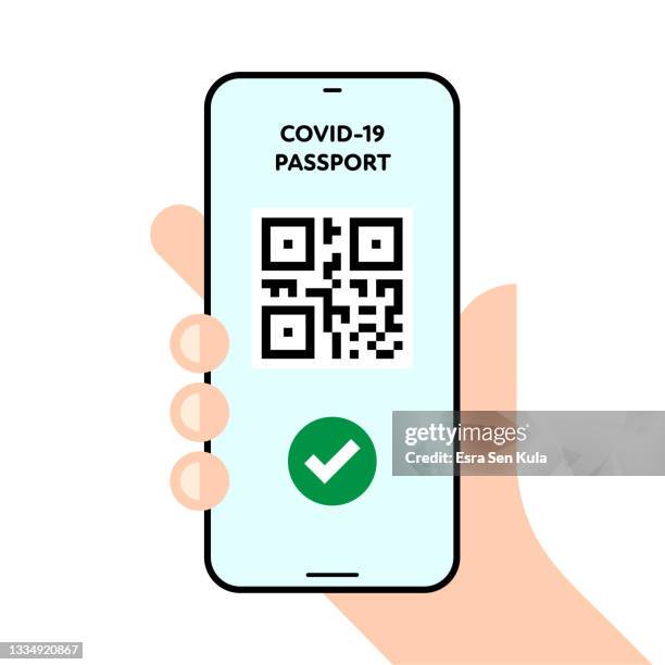 ilustraciones, imágenes clip art, dibujos animados e iconos de stock de concepto de pantalla de pasaporte de salud covid-19 en la pantalla del teléfono móvil - qr