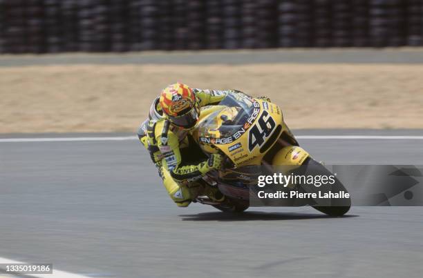 Italian 500cc Nasro Azzuro Honda rider Valentino Rossi during French Grand Prix. Le Mans, 20th May 2001.