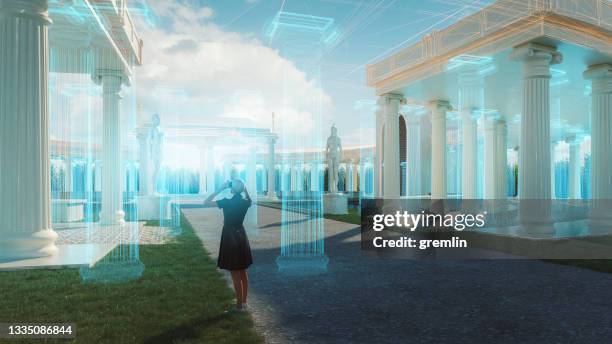 besuch historischer sehenswürdigkeiten über vr-erlebnis - museum besucher stock-fotos und bilder