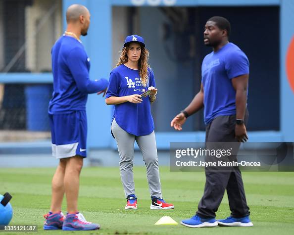 Pittsburgh Pirates v Los Angeles Dodgers Pittsburgh Pirates v Los Angeles Dodgers