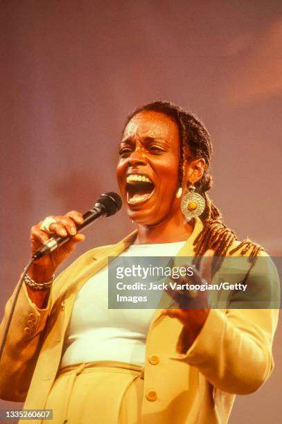 American Jazz singer Dianne Reeves performs at the Panasonic Village Jazz Festival in Washington Square Park, New York, New York, August 25, 1997.