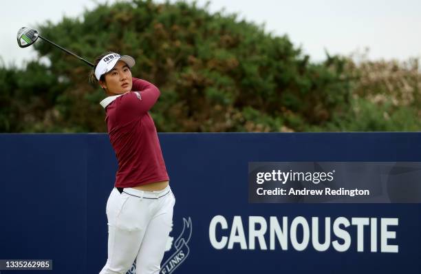 Su Oh of Australia on the 11th tee during the second round of the AIG Women's Open at Carnoustie Golf Links on August 20, 2021 in Carnoustie,...