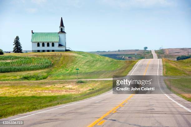 lutheran church - north dakota - grandes planícies imagens e fotografias de stock