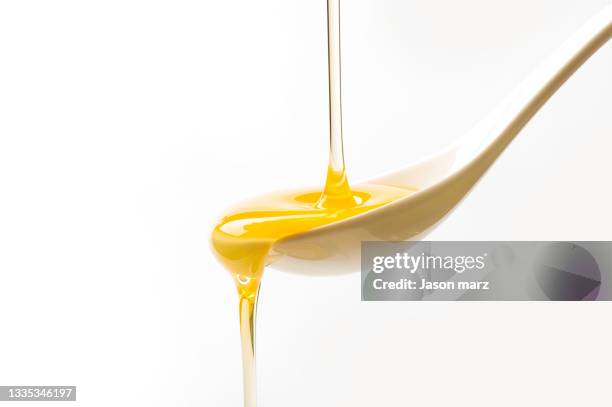 edible oil - oil flow stockfoto's en -beelden