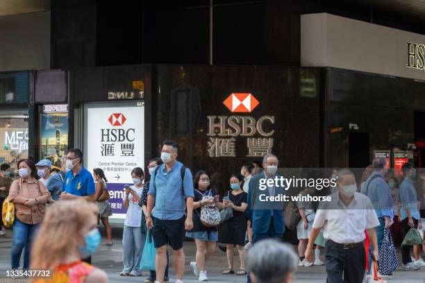 sucursal de hsbc en central, hong kong - hsbc fotografías e imágenes de stock